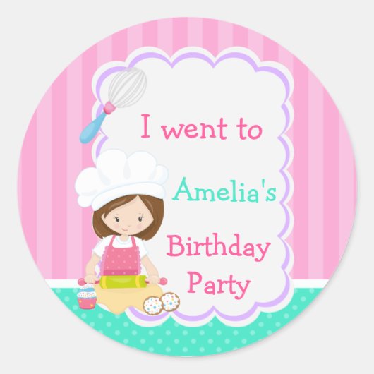 Cute Brunette Girl Baking Birthday Party Ronde Sticker (Voorkant)
