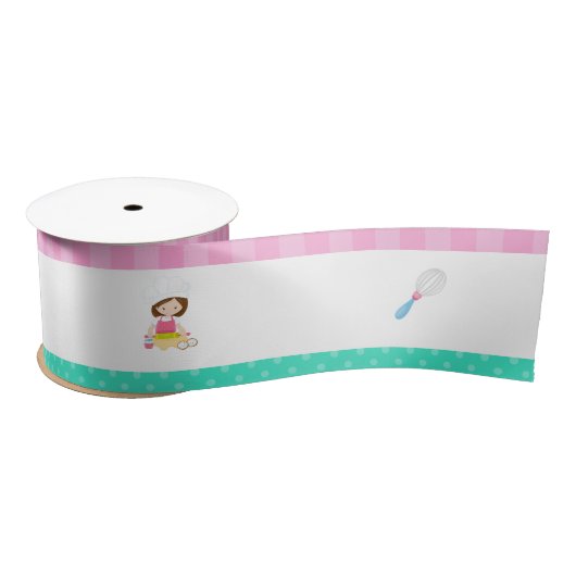 Cute Brunette Girl Baking Satijnen Lint (Spoel)