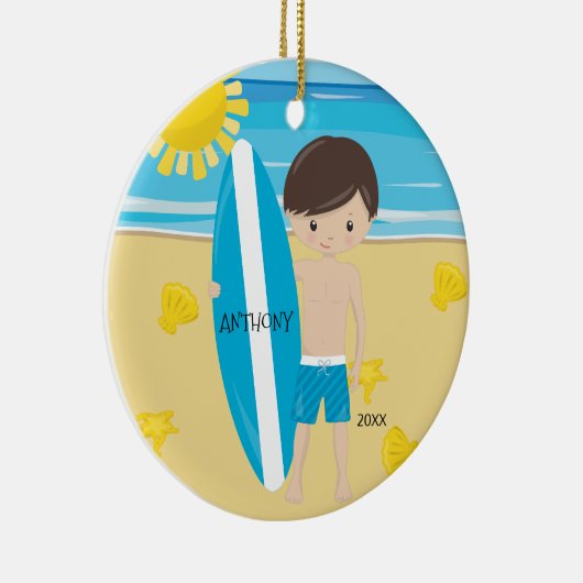 Cute Brunette Surfer Boy Persoonlijk kerstfeest Keramisch Ornament (Rechts)