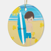 Cute Brunette Surfer Boy Persoonlijk kerstfeest Keramisch Ornament (Links)