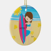 Cute Brunette Surfer Girl persoonlijke kerstmis Keramisch Ornament (Rechts)