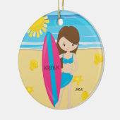 Cute Brunette Surfer Girl persoonlijke kerstmis Keramisch Ornament (Links)