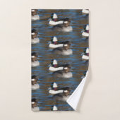 Cute Bufflehead Ducks Lovebird bij Winter Pond Bad Handdoek (Handdoek)