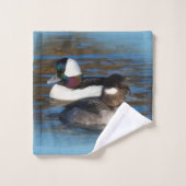 Cute Bufflehead Ducks Lovebird bij Winter Pond Bad Handdoek (Wasdoekje)