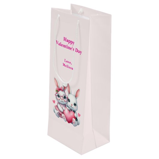 Cute Bunnies Sharing a Heart Valentine's Day Wijn Cadeautas (Achterkant Gekanteld)