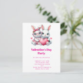 Cute Bunnies Sharing a Heart Valentine's Party Uitnodiging Briefkaart (Staand voorkant)