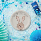 Cute Bunny en Stippen Custom Baby shower Papieren Bordje (Feest)