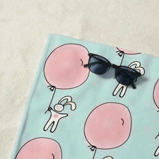 Cute Bunny Holding een ballon Strandlaken (In situ)