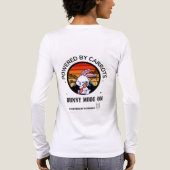 Cute Bunny Hugging Carrot Retro Sunset T-Shirt (Achterkant)