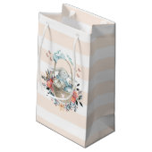 Cute Bunny in mandje en  Florals Happy Pasen Klein Cadeauzakje (Achterkant Gekanteld)