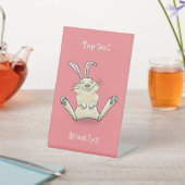 Cute bunny konbit cartoon illustration reclamebord met voetstuk (Insitu)