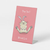 Cute bunny konbit cartoon illustration reclamebord met voetstuk (Voorkant)