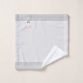 Cute Bunny & Monogram op Light Silver Grey Bad Handdoek (Wasdoekje)