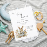 Cute Bunny Rabbit Floral Baby shower Invitation Briefkaart<br><div class="desc">Met de hand getekende baby konijnenkonijn in een kleine jas omringd door zacht bloem baby shower nodigt budget briefkaart uit. De eenvoudige zachte kleuren plaatsen de toon voor een zoet themed baby shower. Zo'n mooie en eenvoudige uitnodiging voor die speciale gebeurtenis. Genderneutraal met het grijze dunne lijst.</div>