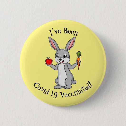 Cute bunny rabbit met groenten cartoon ronde button 5,7 cm (Voorkant)