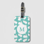 Cute Bunny Rabbit Pattern op Blauwgroen Monogram Bagagelabel (Voorkant (verticaal))
