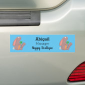 Cute bunny rabbit, zittend met wortelcartoon bumpersticker (Op auto)