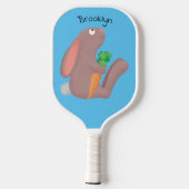 Cute bunny rabbit, zittend met wortelcartoon pickleball paddle (Achterkant)