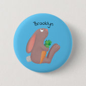 Cute bunny rabbit, zittend met wortelcartoon ronde button 5,7 cm (Voorkant)