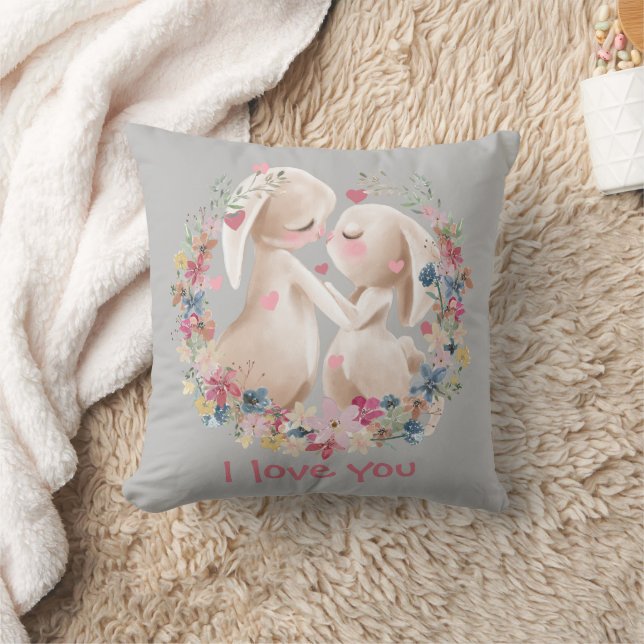 Cute Bunny Rabbits in Love Floral Wreath Kussen (Deken)