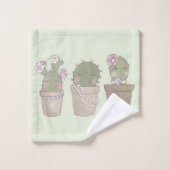 Cute Cactus Trio Wearing Jewelry Bad Handdoek (Wasdoekje)