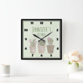 Cute Cactus Trio Wearing Jewelry Vierkante Klok (Huis)