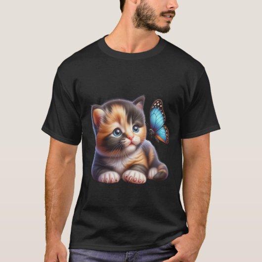 Cute Calico Kitten and Blue Butterfly  ✨🐱 T-shirt (Voorkant)