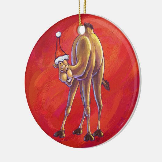 Cute Camel Kerstmis op rood Keramisch Ornament (Links)