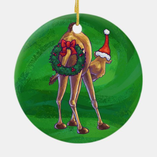 Cute Camel Kerstmis op rood Keramisch Ornament (Achterkant)