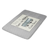 Cute Camping RV "Dit is hoe we werken", gepersonal Badmat (Gekanteld)