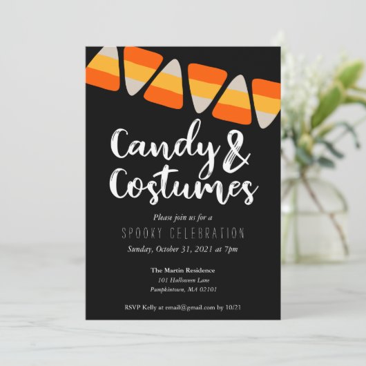 Cute Candy Corn Snoep and Costumes Halloween Party Kaart (Staand voorkant)