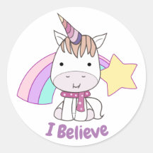 Cute Cartoon Baby Unicorn en Rainbow