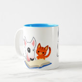 Cute Cartoon Bullie en Kat met Book Mok (Voorkant links)