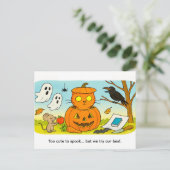 Cute Cartoon Cat Sitting in Pumpkin Costume Briefkaart (Staand voorkant)