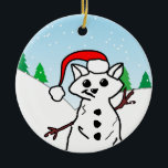 Cute Cartoon Cat Snowman Winter Holiday Keramisch Ornament<br><div class="desc">Deze schattige cartoon kat sneeuwman is perfect voor het dierenvriend in je leven. De glimlachende sneeuwman is in de winter buiten als de sneeuw herfsten op de pijnbomen achter hem.</div>