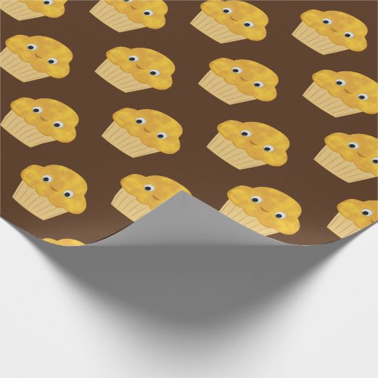 Cute Cartoon Corn Muffin on Brown Cadeaupapier (Hoek)