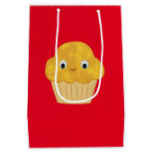 Cute Cartoon Corn Muffin Pattern on Red Medium Cadeauzakje (Achterkant)
