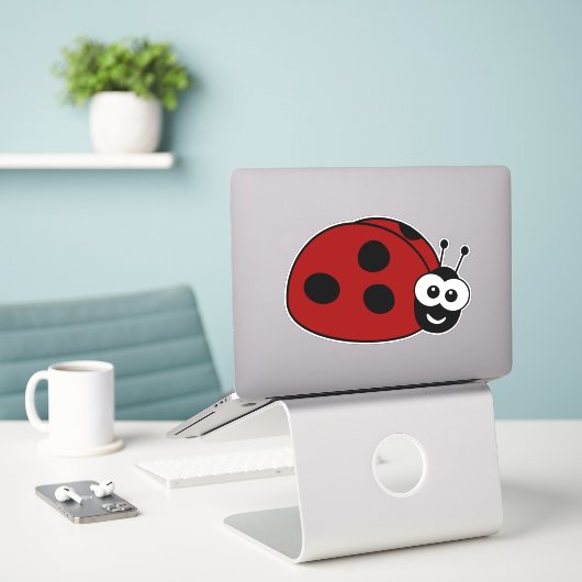 Cute Cartoon Ladybug Sticker (Laptop op bureau)