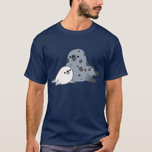 Cute Cartoon Moeder Seal and Pup T-Shirt (Voorkant)