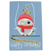 Cute Cartoon Owl in Red Pet en Scarf Medium Cadeauzakje (Voorkant)