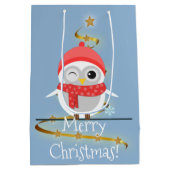 Cute Cartoon Owl in Red Pet en Scarf Medium Cadeauzakje (Achterkant)