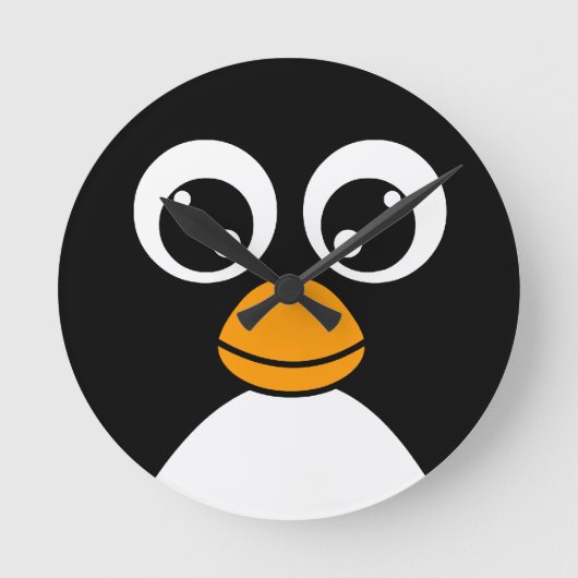 Cute Cartoon Penguin Black en White Ronde Klok (Voorkant)