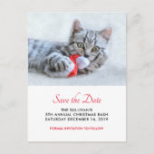 Cute Cat Biting Red Santa Hat Xmas sparen de Datum Briefkaart (Voorkant)