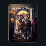 Cute Cat Couple Wedding -  Magneet<br><div class="desc">Het mooie kattenkoppel staat trots, gekleed op hun trouwbest, voor hun naaste familie en vrienden, terwijl ze geloften van liefde uitwisselen. Hun ogen wekken vol vreugde en emotie terwijl ze zich aan elkaar wijden, en hun kleine publiek wordt gevuld met liefde en steun voor het stel. De glimlach van het...</div>