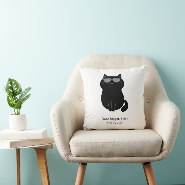 Cute Cat - I run this house now!  Kussen (Stoel)