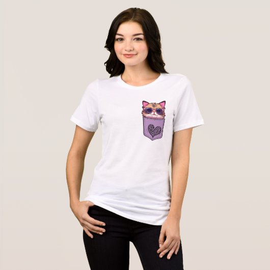 Cute Cat in a Pocket T-shirt (Voorkant volledig)