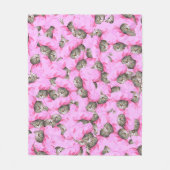 Cute Cat in een roze Pet Patroon Fleece Deken (Voorkant)