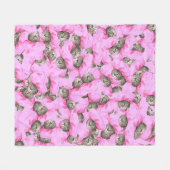 Cute Cat in een roze Pet Patroon Fleece Deken (Voorkant (Horizontaal))