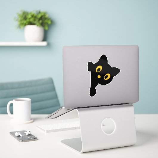 Cute Cat Sticker – Adorable Design (Laptop op bureau)