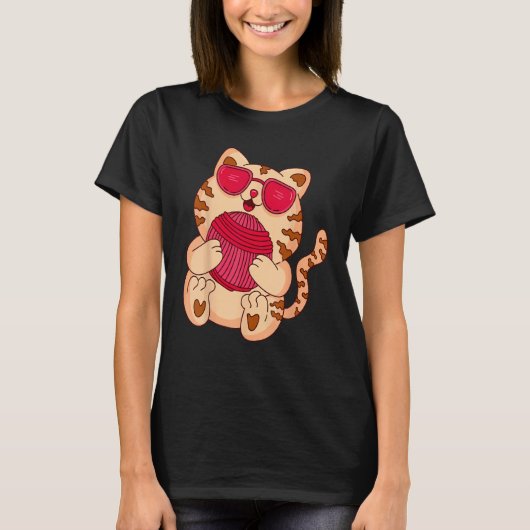 Cute Cat with Wool Ball Knitting T-shirt (Voorkant)